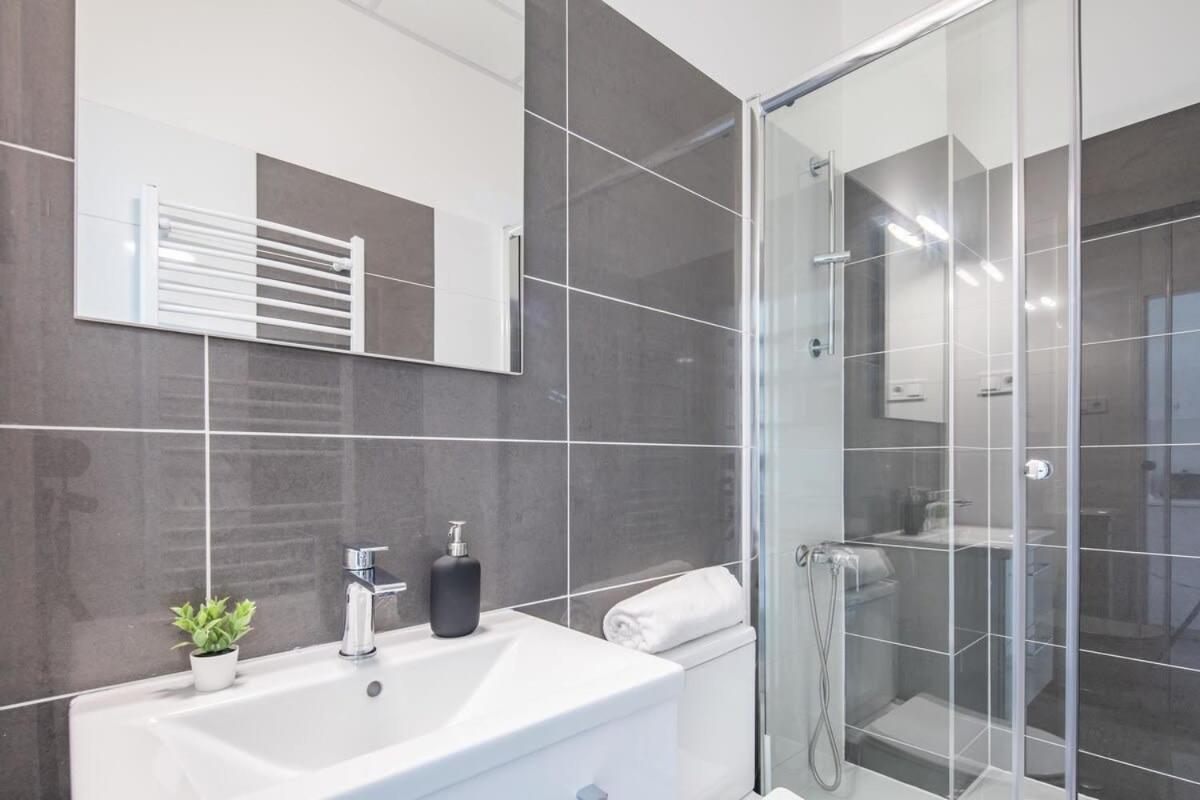 Newly Designed Central Studio Budapest Esterno foto